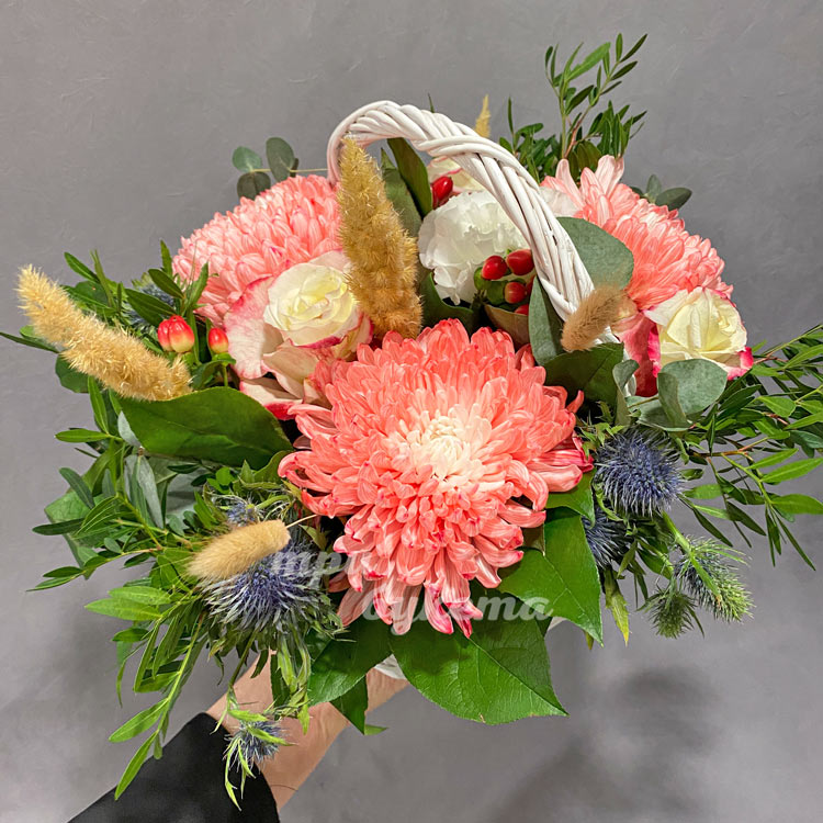 Корзина цветов «Эмили» (крупный план)