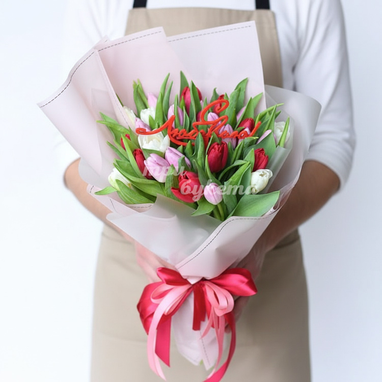 Букет на 14 февраля из тюльпанов