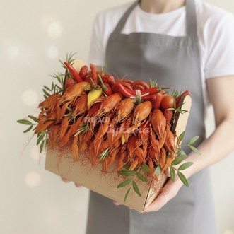 Раки и колбаса в ящике