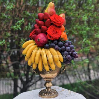 Кубок фруктов, роз и орхидей Кубок фруктов, роз и орхидей