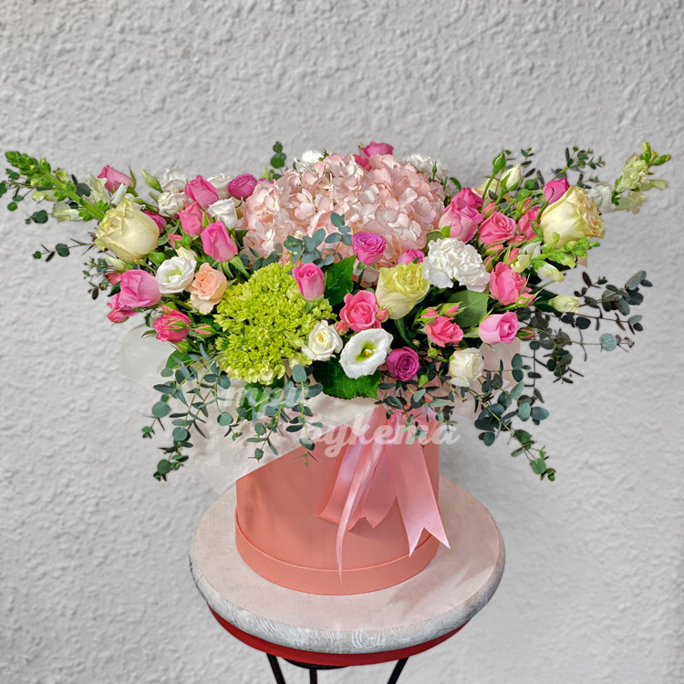 Яркие цветы на день влюбленных